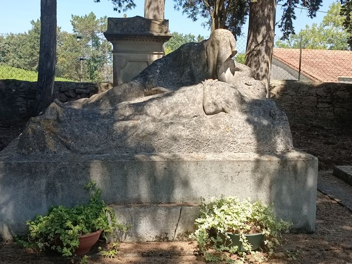 Visite commentée de l'église de La Bezole et du cimetière, où repose l'artiste peintre Marie Petiet
