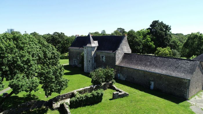 Like a castle in its park