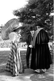 Initiation aux danses du XIXe siècle et photobooth en costume d'époque