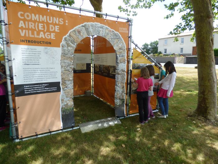 Exposition "Communs : air(e) de village"