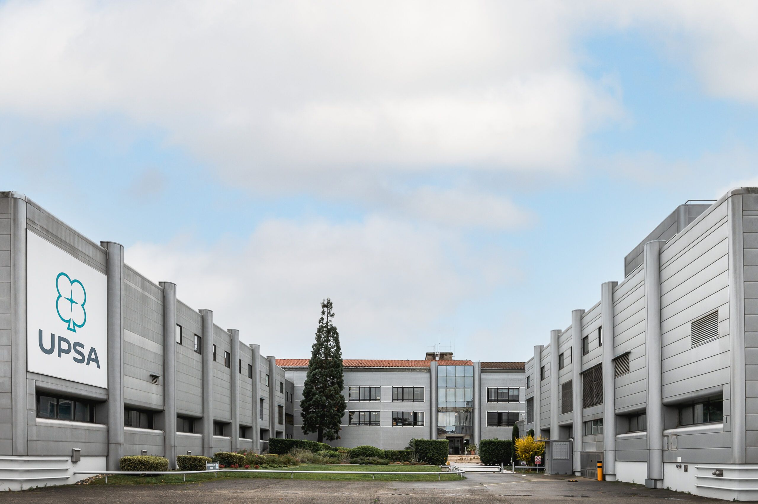 Découvrez les coulisses de fabrication des médicaments UPSA !