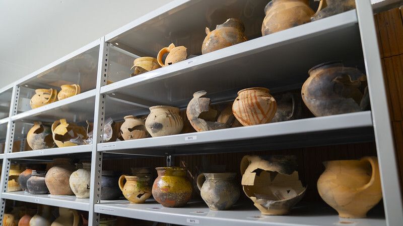 Exposition "Photographie et image en archéologie" dans les espaces de travail et de conservation des archéologues