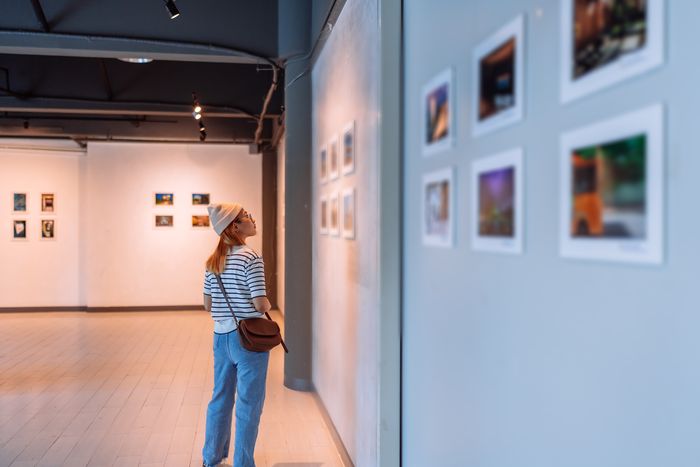 Visite de la galerie d'art