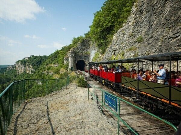 Explorez l'histoire du chemin de fer et embarquez pour une balade nostalgique en train