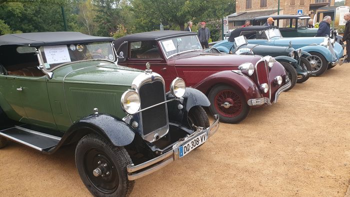 Rassemblement d'automobiles d'avant 1960