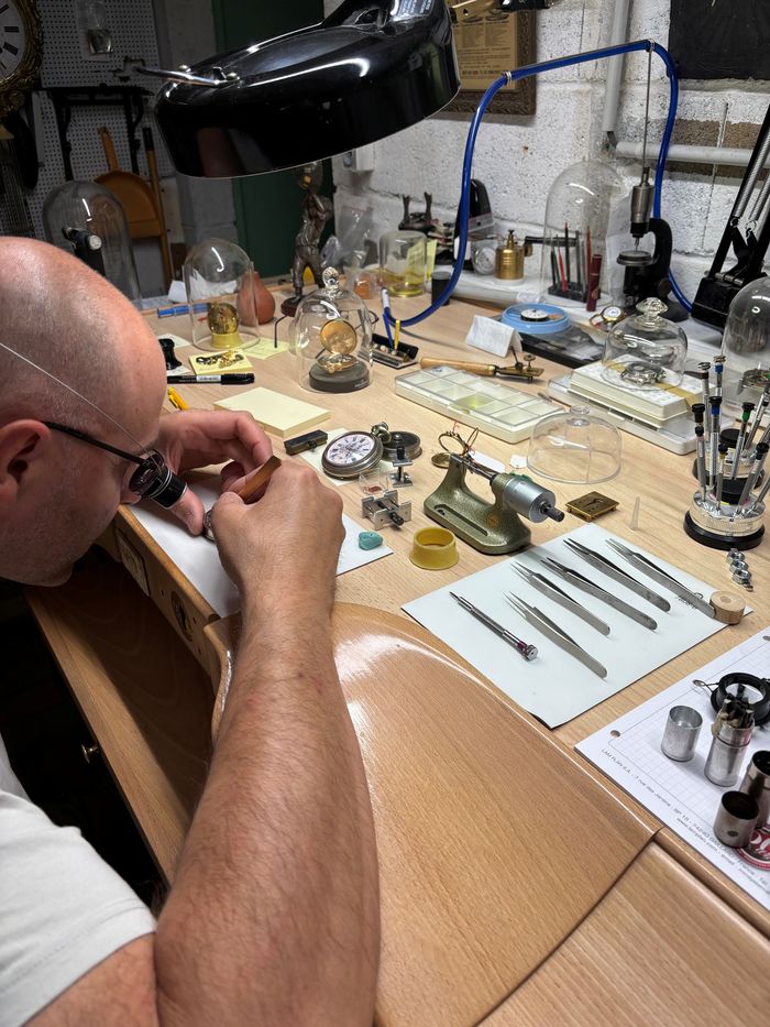 Visite d'un atelier d'horlogerie ancienne