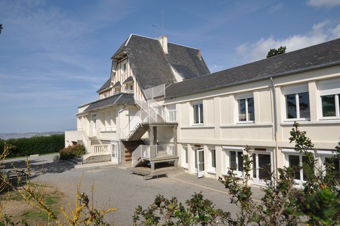 Bâtiment de type R avec des aménagements du type N