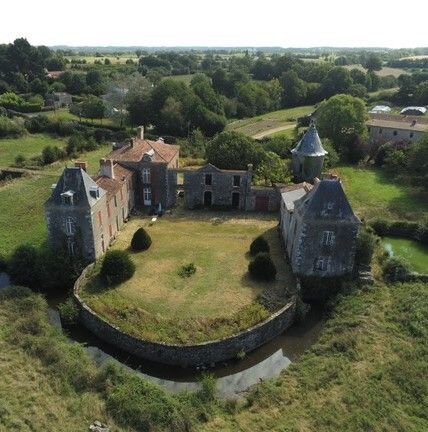 Visite guidée de la cour d'honneur