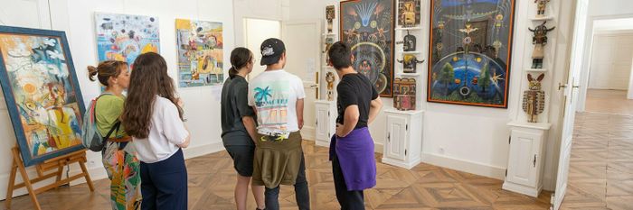 Au-delà du visible : Les mondes imaginaires de l’artiste