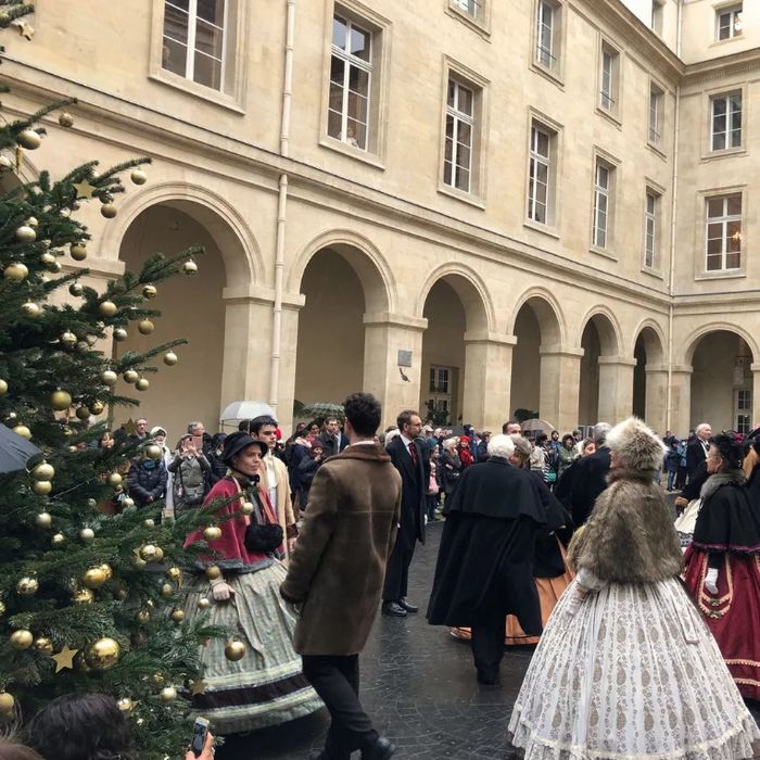 Voyagez dans le temps en dansant à l'occasion d'un bal époque !