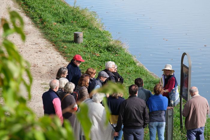Découvrez la grande époque des impressionnistes à Bougival ! Attirés par la peinture en plein air, la lumière et la vie moderne, Monet, Renoir, Sisley, Berthe Morisot ou Pissarro ont peint le canot...