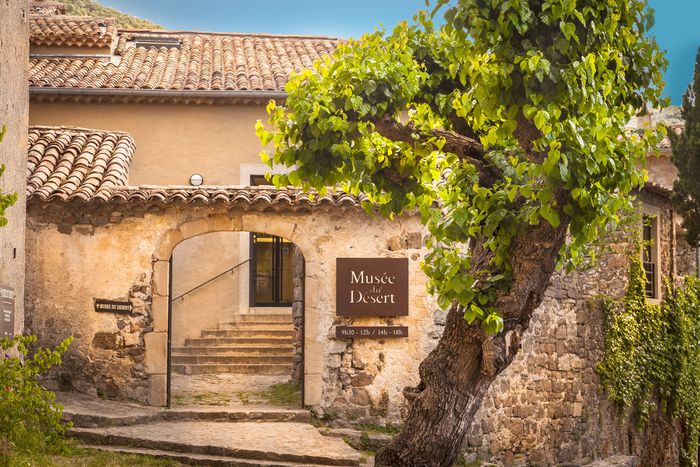 Guided tour of an exhibition on the history and memory of Protestantism in the Cévennes