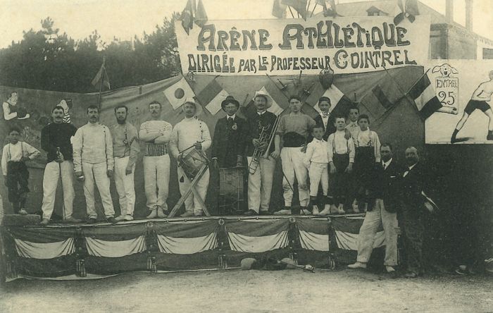 Exposition : le sport entre en scène