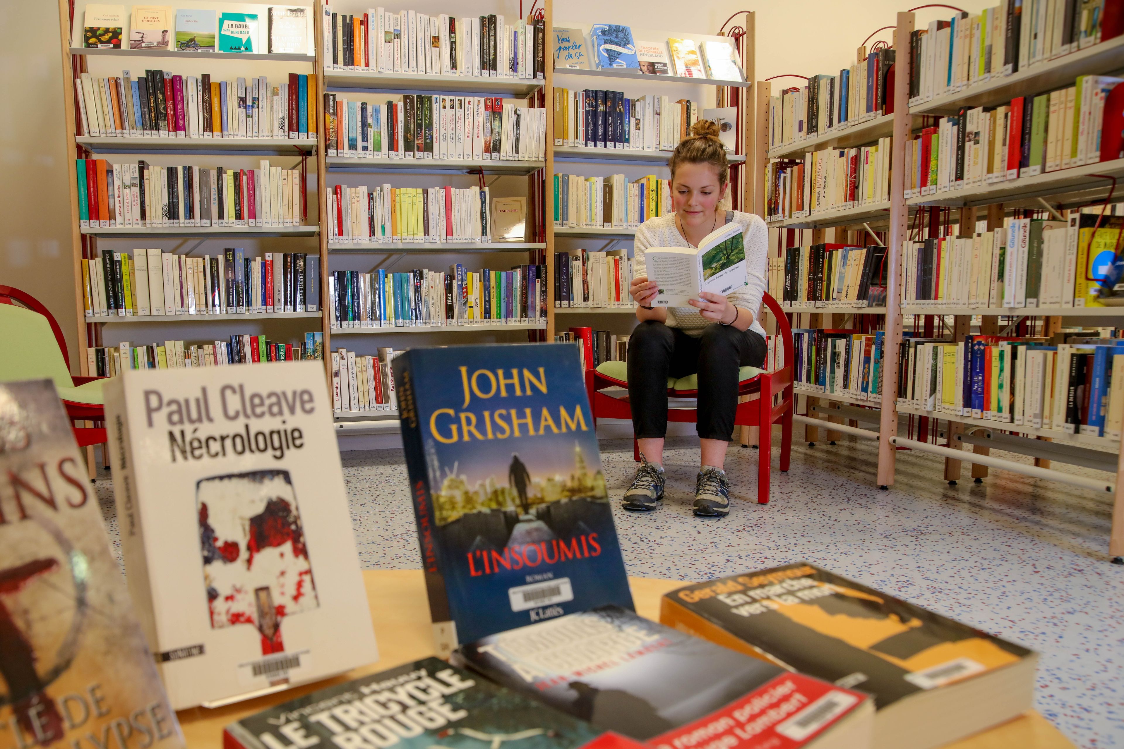 Café-rencontre à la bibliothèque médiathèque de l'Alpe d'Huez autours de films INA