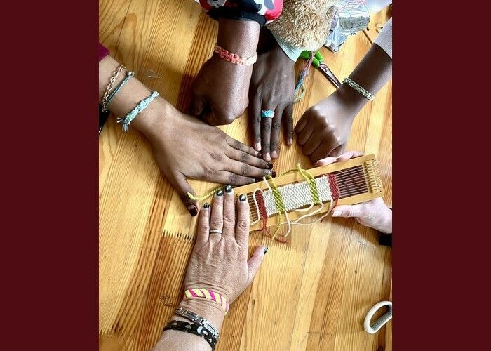 Atelier récup' : bracelets tissés - par Ô Ptits Coins