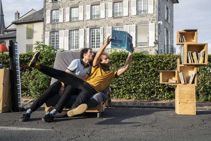 « 15 M 2 », Compagnie Le Poil flou