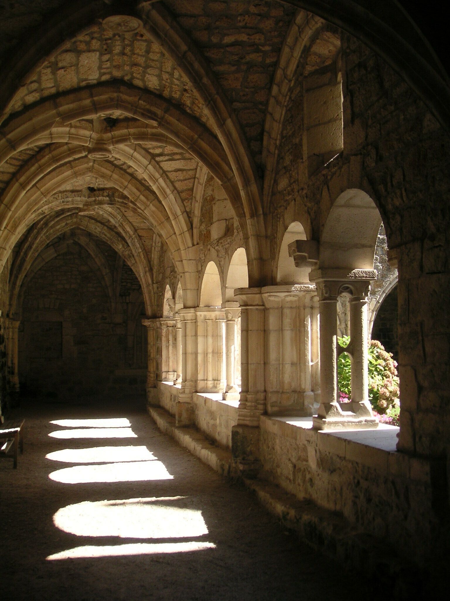 Visite libre du cloître et sa mise au tombeau - Carennac