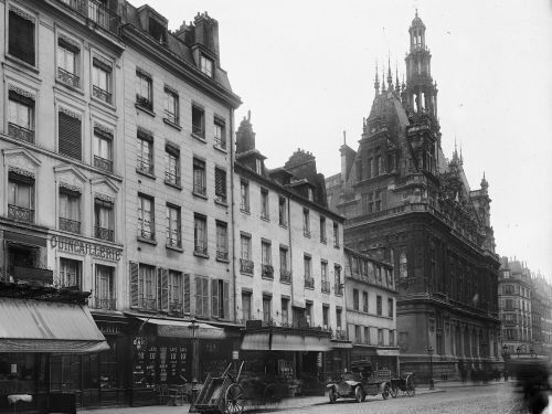 La mairie du 10e a 130 ans : visite, musique et conférence