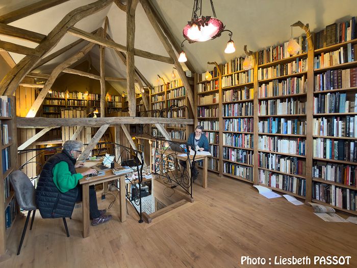 Visite commentée de la bibliothèque Patrick Ansar