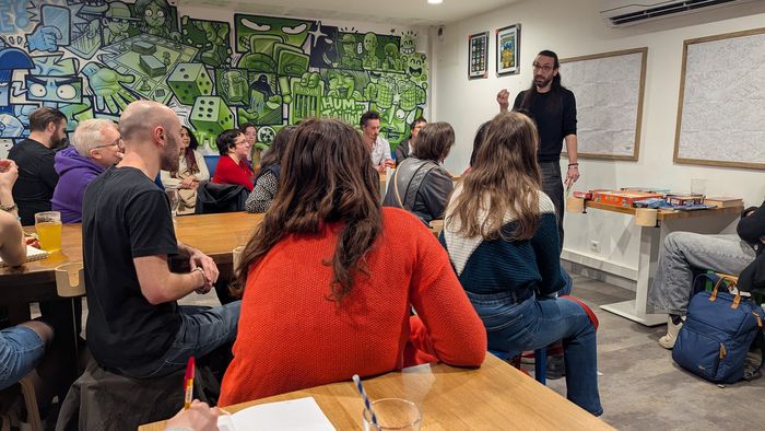 Rendez-vous jeudi 08 octobre à 19h00 au bar ludique “Le Deck” pour une soirée alliant mini-conférence scientifique et jeux de société !