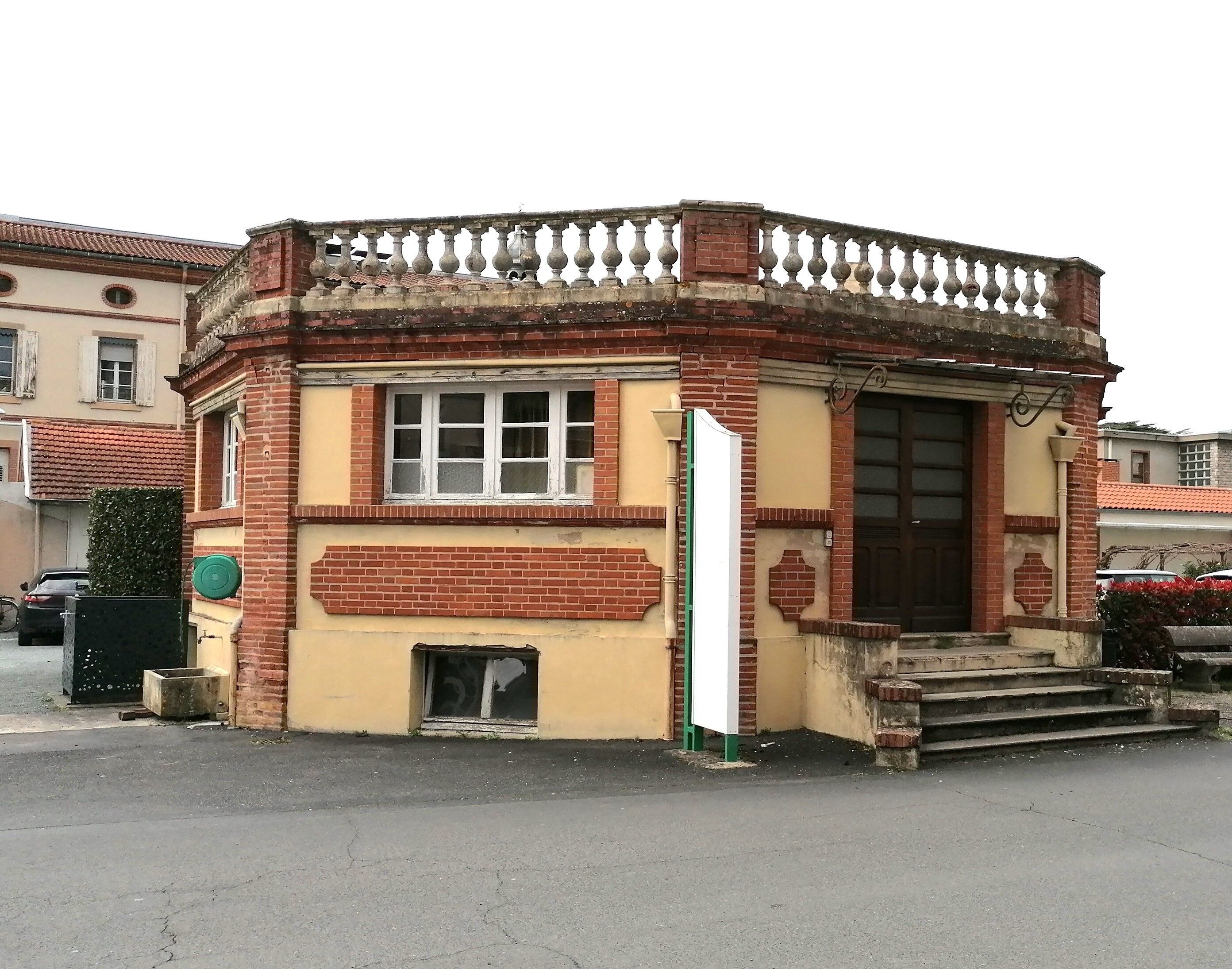 Exposition à la rotonde sur l'histoire du Bon Sauveur d'Alby liée à celle de la psychiatrie et récit sur le pastel en pays de Cocagne.