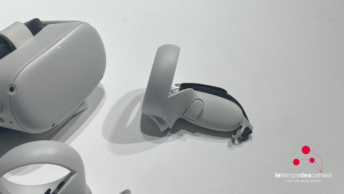 Muni d'un casque et deux manettes : Plongez dans un monde virtuel et immersif ! Créneaux d’une heure réservables à partir de 12 ans.