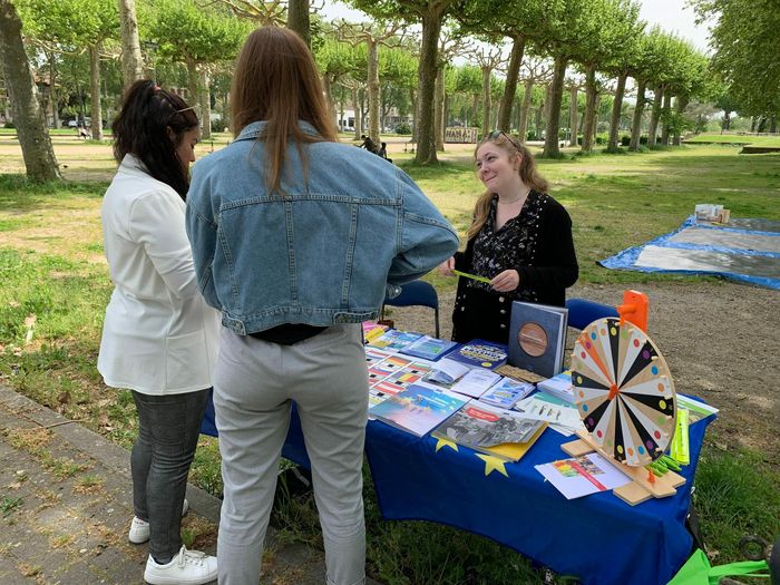 Animation de stands lors des fêtes des Quartiers à Agen