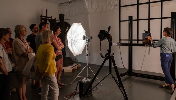 Visite des coulisses du musée : studio photo