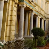 Balade - Colonnes, entre support et décor