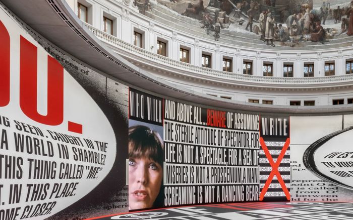 Expérience : Visite guidée de l'exposition "Remember me" à la Bourse de Commerce