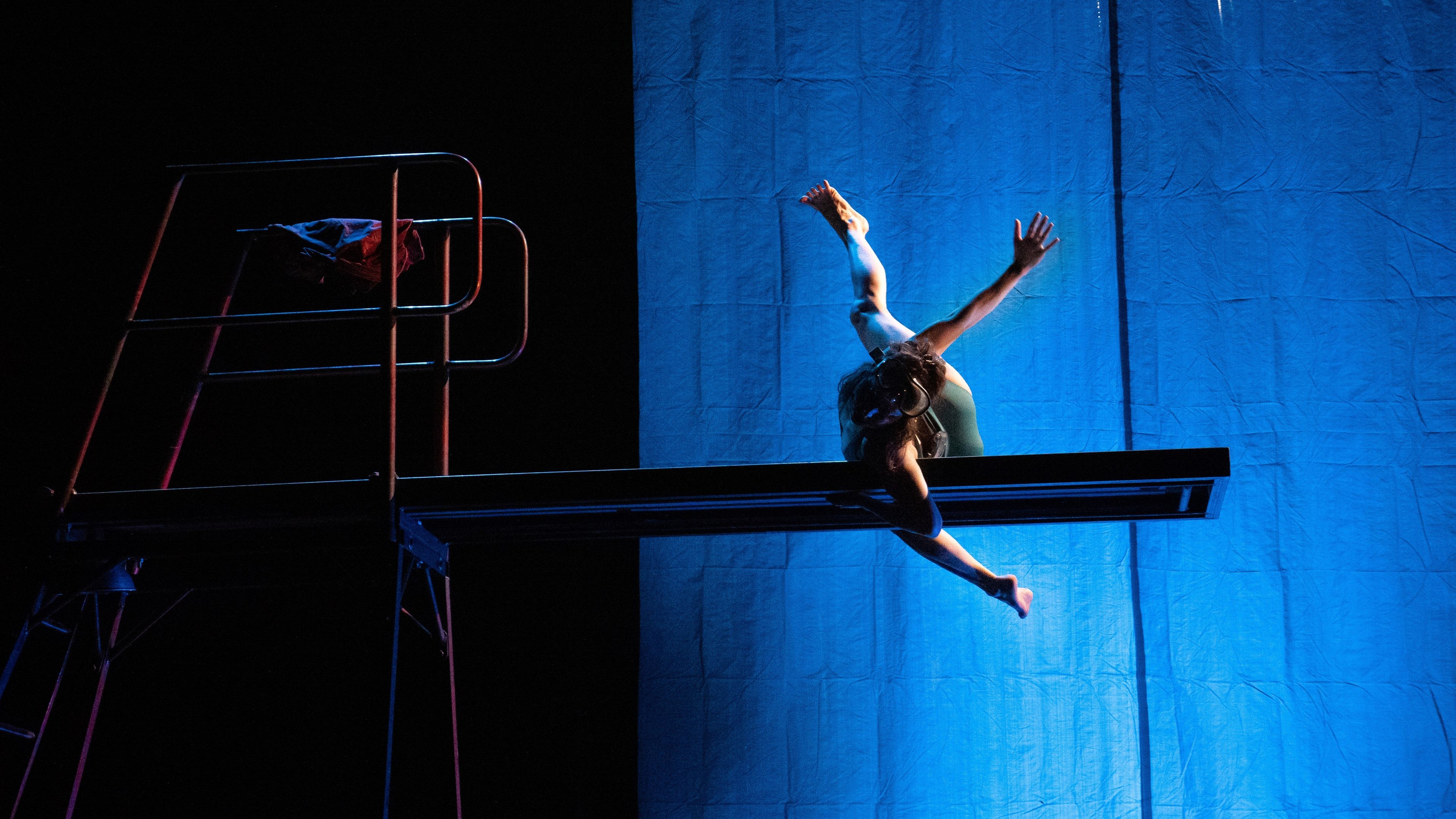 Plonger - SARAH DEVAUX, COMPAGNIE MENTEUSES