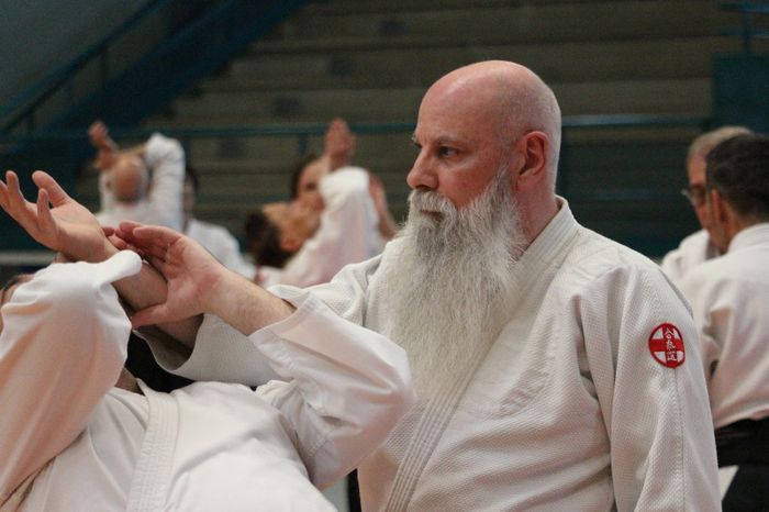 Cours spécial ados, ouvert aussi aux adultes et aux duos parent/enfant, les vendredis de 19 à 21h, salle Raymond Dubly à Roubaix