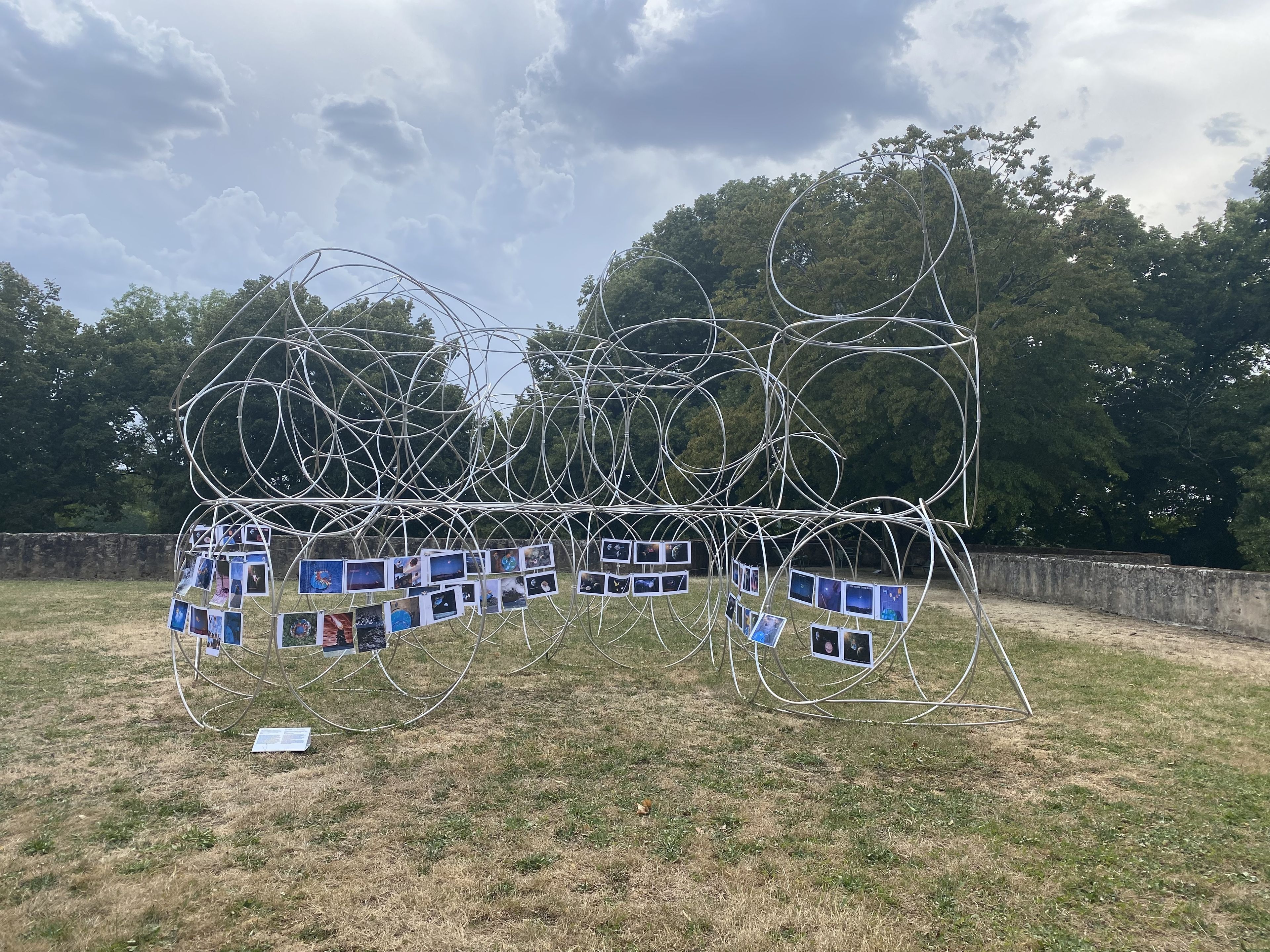 Activation d’une œuvre avec le collectif Peenuts – Un Musée sans bâtiment pour Rochechouart de Yona Friedman (2018)
