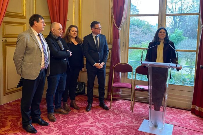 Remise rapport IA, démocratie et territoires avec Madame la Ministre Clara Chappaz
