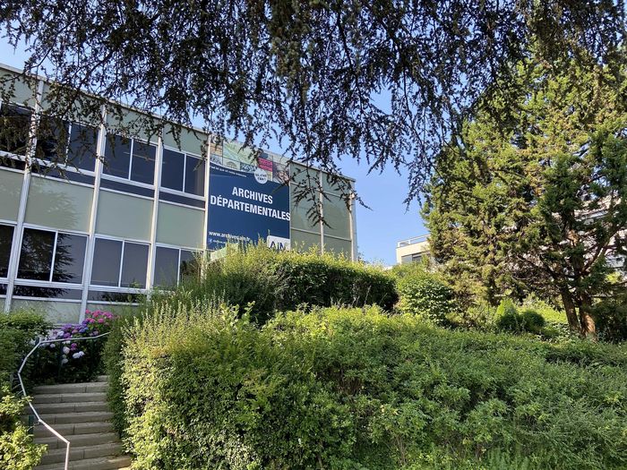 Go behind the scenes of the Departmental Archives of Ain!