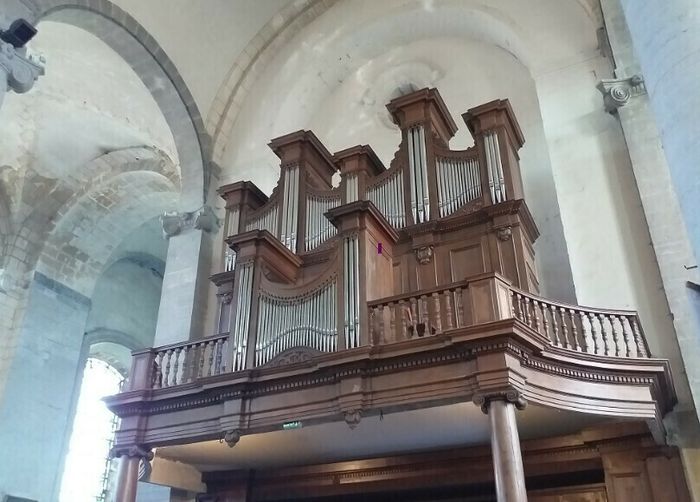 Visite exceptionnelle de l'orgue inscrit au titre des Monuments historiques, par les passionnés de l'association Présence de l'orgue.