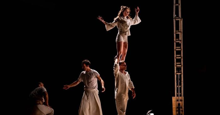 Cirque - Secrets Cie de Cirque "eia"