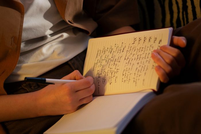 Venez explorer votre créativité et (re)trouver le plaisir d’écrire, grâce à des exercices thématiques et des temps de création. Dès 16 ans.