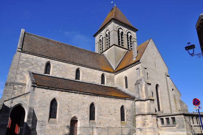 Découvrez une église bâtie sur les traces d’une cathédrale.
