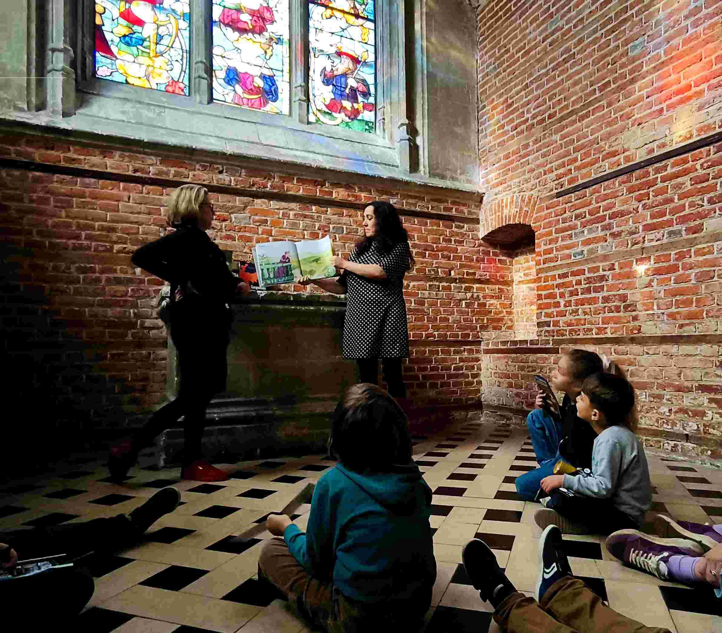 Les petits curieux : monstrueux palais