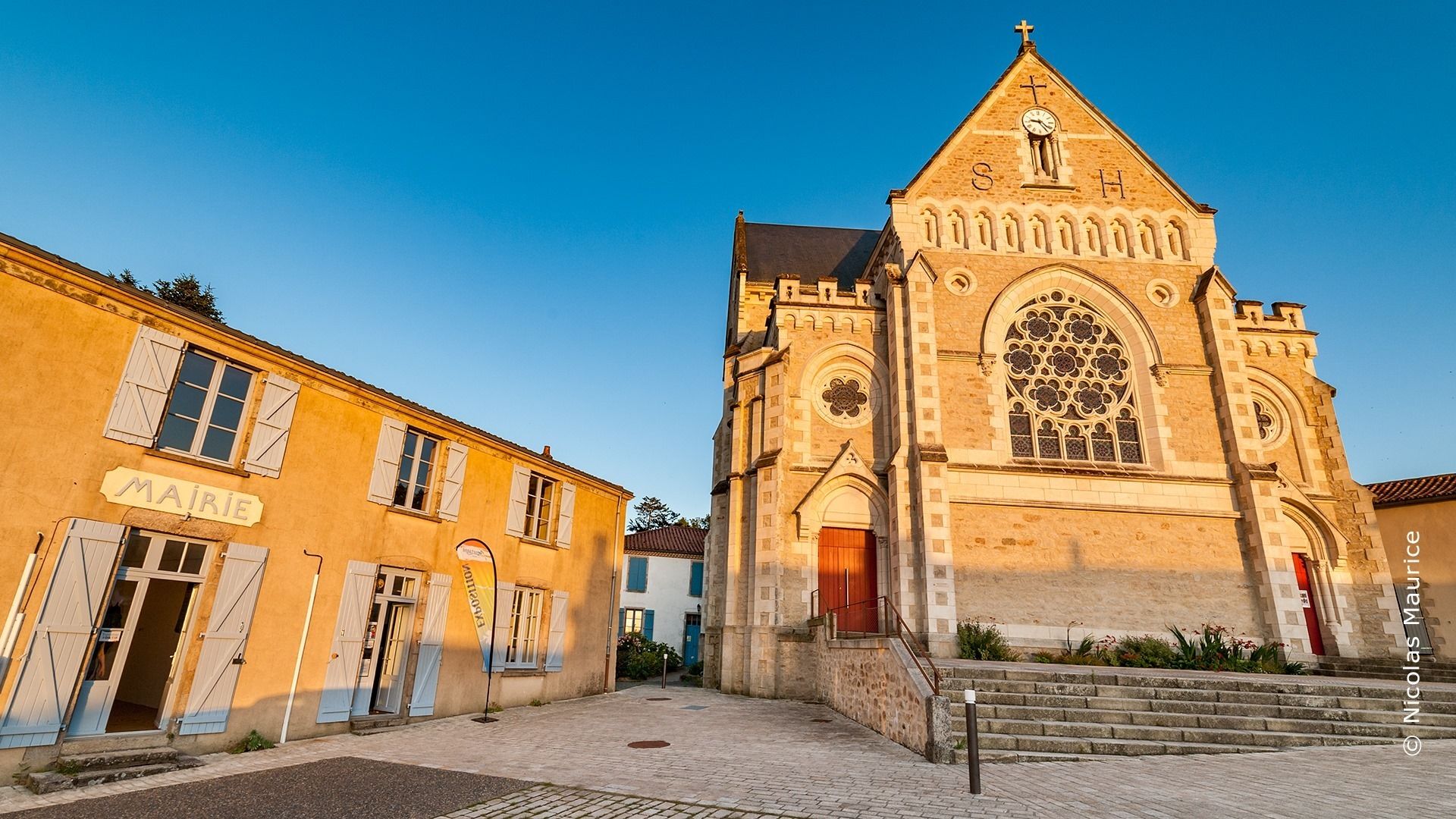 Ouverture de Vendée Vitrail - Centre d'interprétation de l'art du vitrail