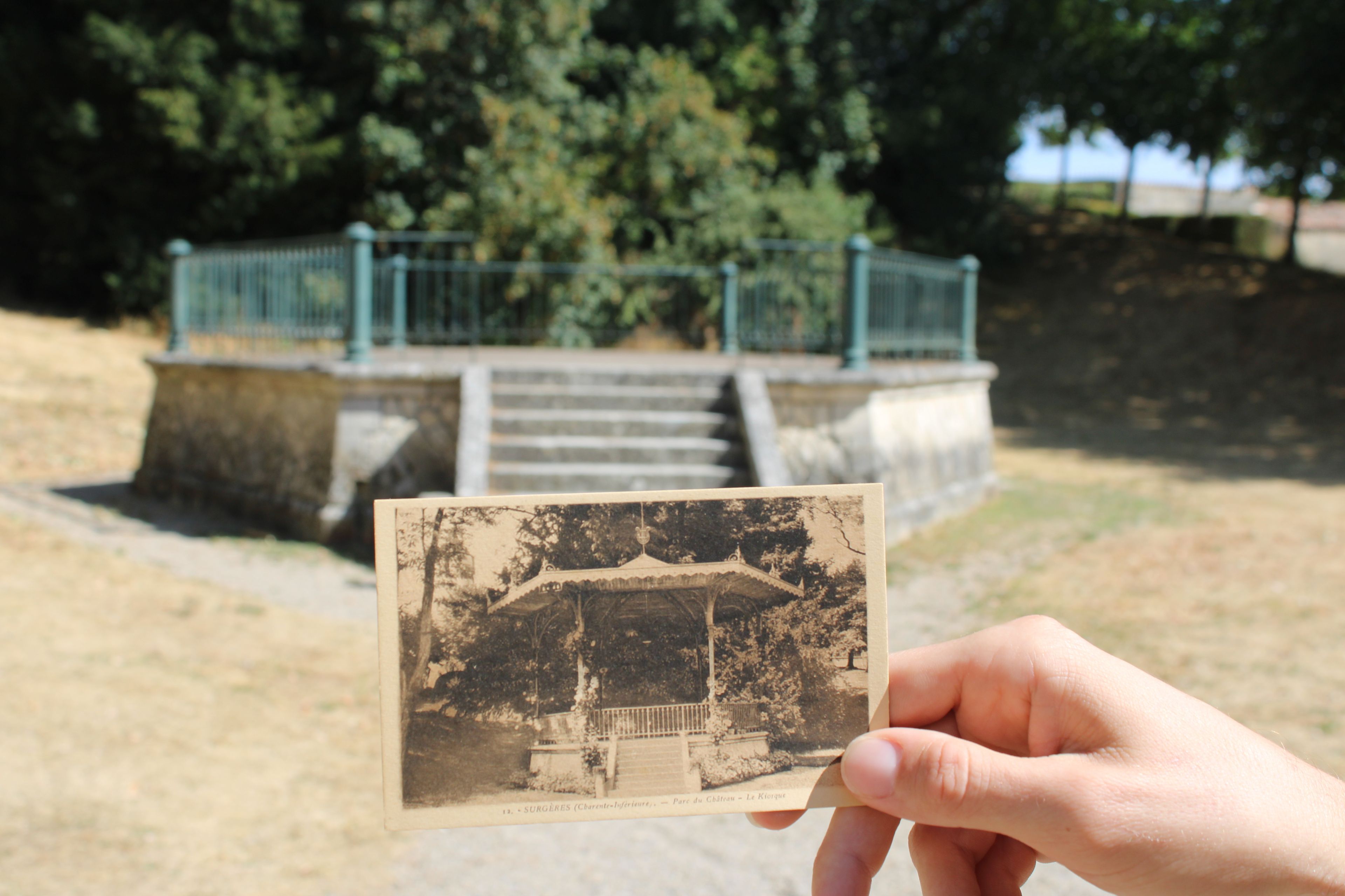 Exposition d'agrandissements de cartes postales