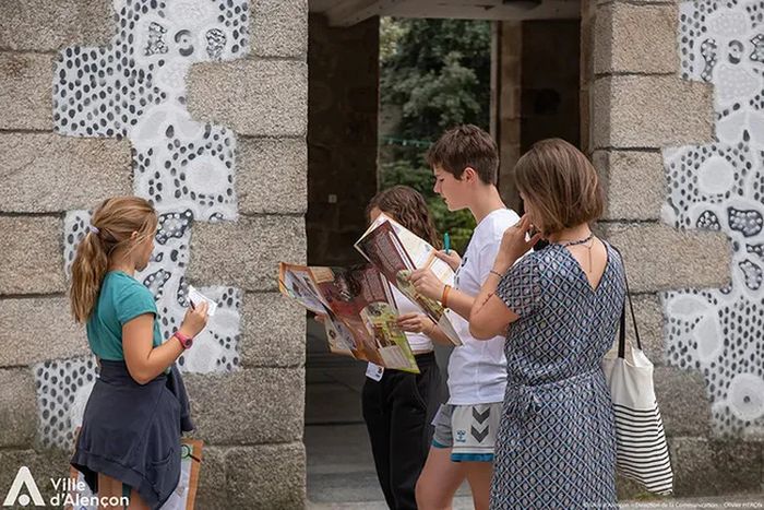 Visite libre : mission patrimoine, jeu d'enquête à la découverte du patrimoine alençonnais
