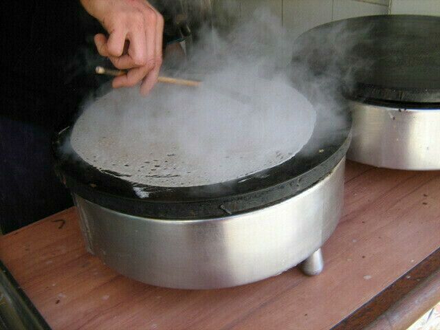 Bec'h d'ar billig (repas crêpes en breton) à Landeleau