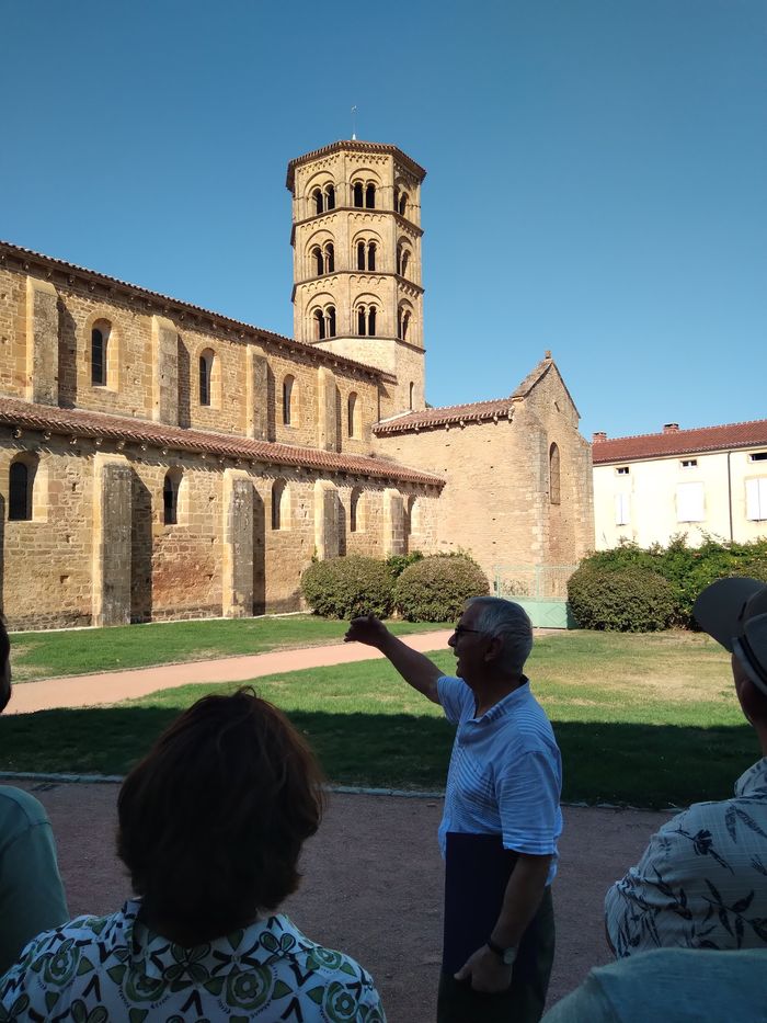 Visite guidée de l'église du XIe siècle d'Anzy le Duc classée monument historique