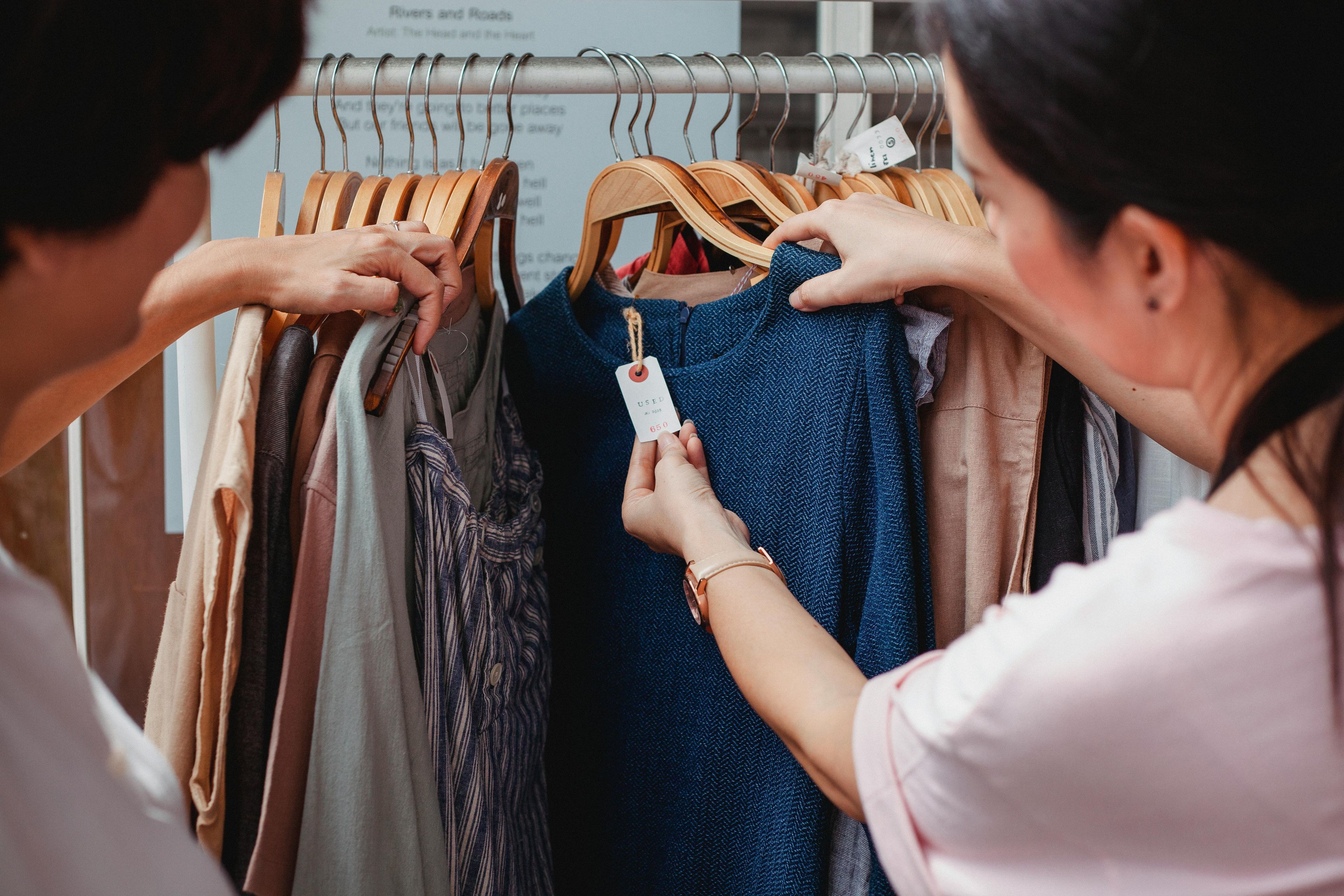 Construire son style en seconde main avec Slow Dressing Club