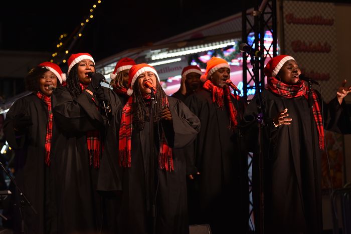 Plongez dans la magie des fêtes avec le Gospel Christmas Show, un concert vibrant et chaleureux qui enchantera le Marché de Noël. Une parenthèse musicale pleine d’émotion et d’esprit de Noël !