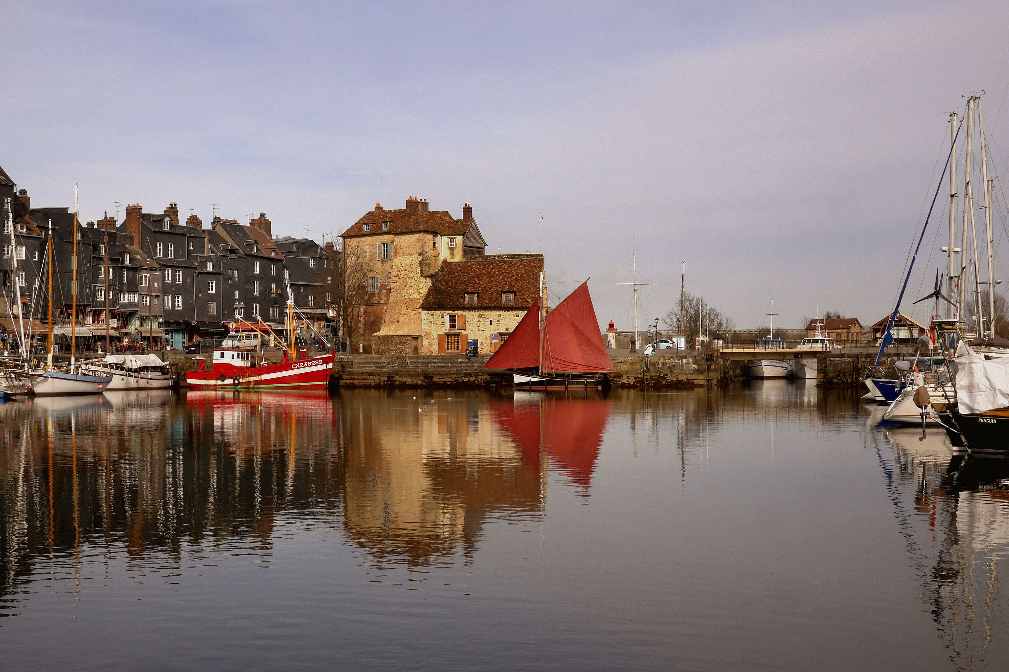 Levez les yeux ! En mission à Honfleur !