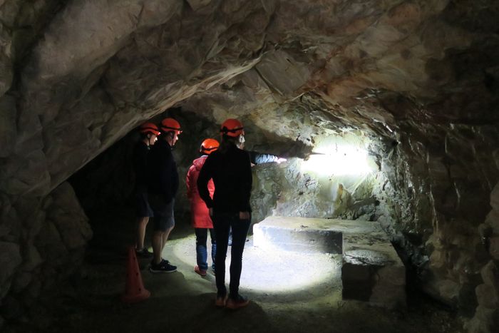 Visite guidée : spéléologie à la batterie du Roule