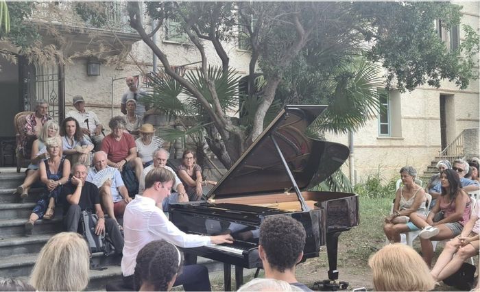 Festival Amusikenvignes - Le piano voyageur uNOPIA – Jonas Vitaud